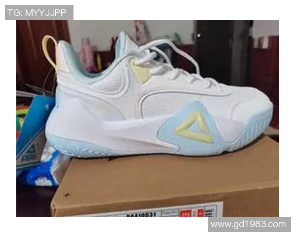 匹克锋迹篮球鞋女款时尚运动鞋舒适透气助力你的篮球梦想